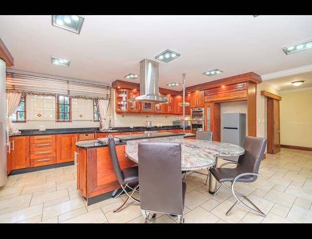 5 BEDROOM HOUSE FOR SALE IN HURLINGHAM MANOR